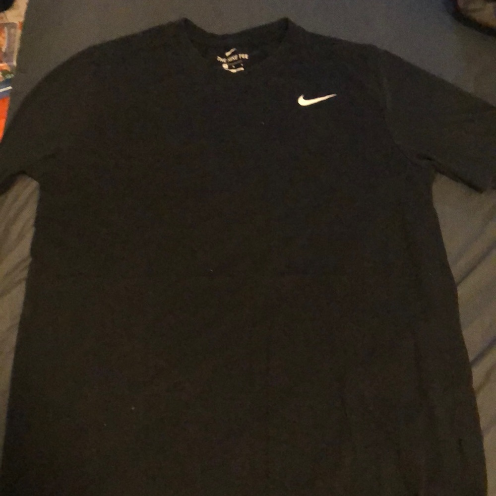 Mens medium Black nike shirt
